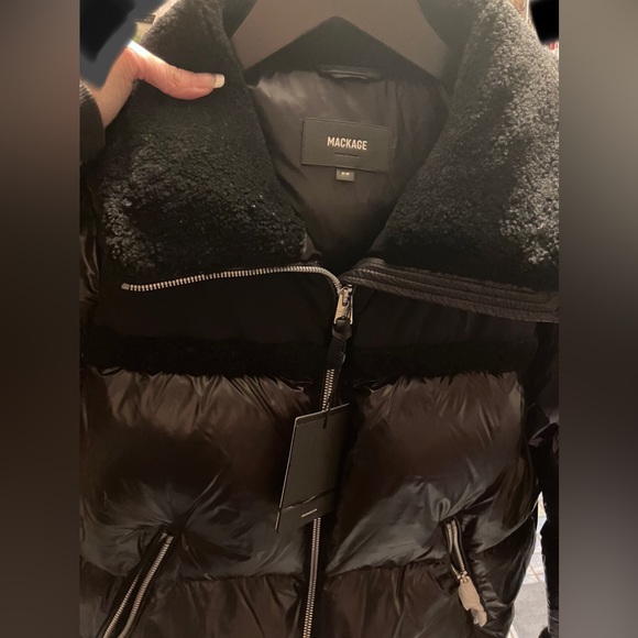 NWT Mackage Miya Shearling Trim Puffer Jacket Medium - Picture 5 of 10